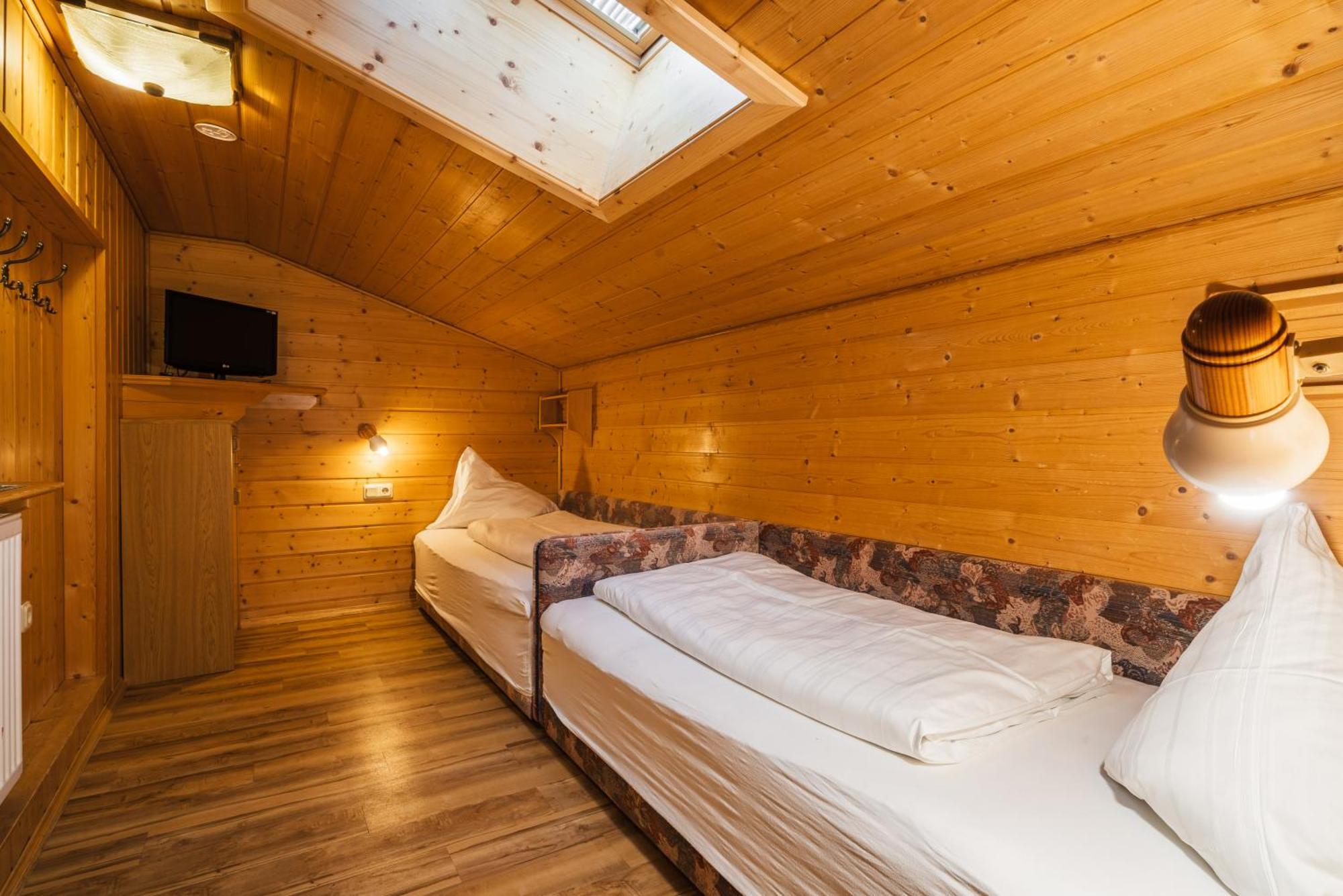 Appartementanlage Thermenblick Ski In & Ski Out 巴德小基希海姆 外观 照片