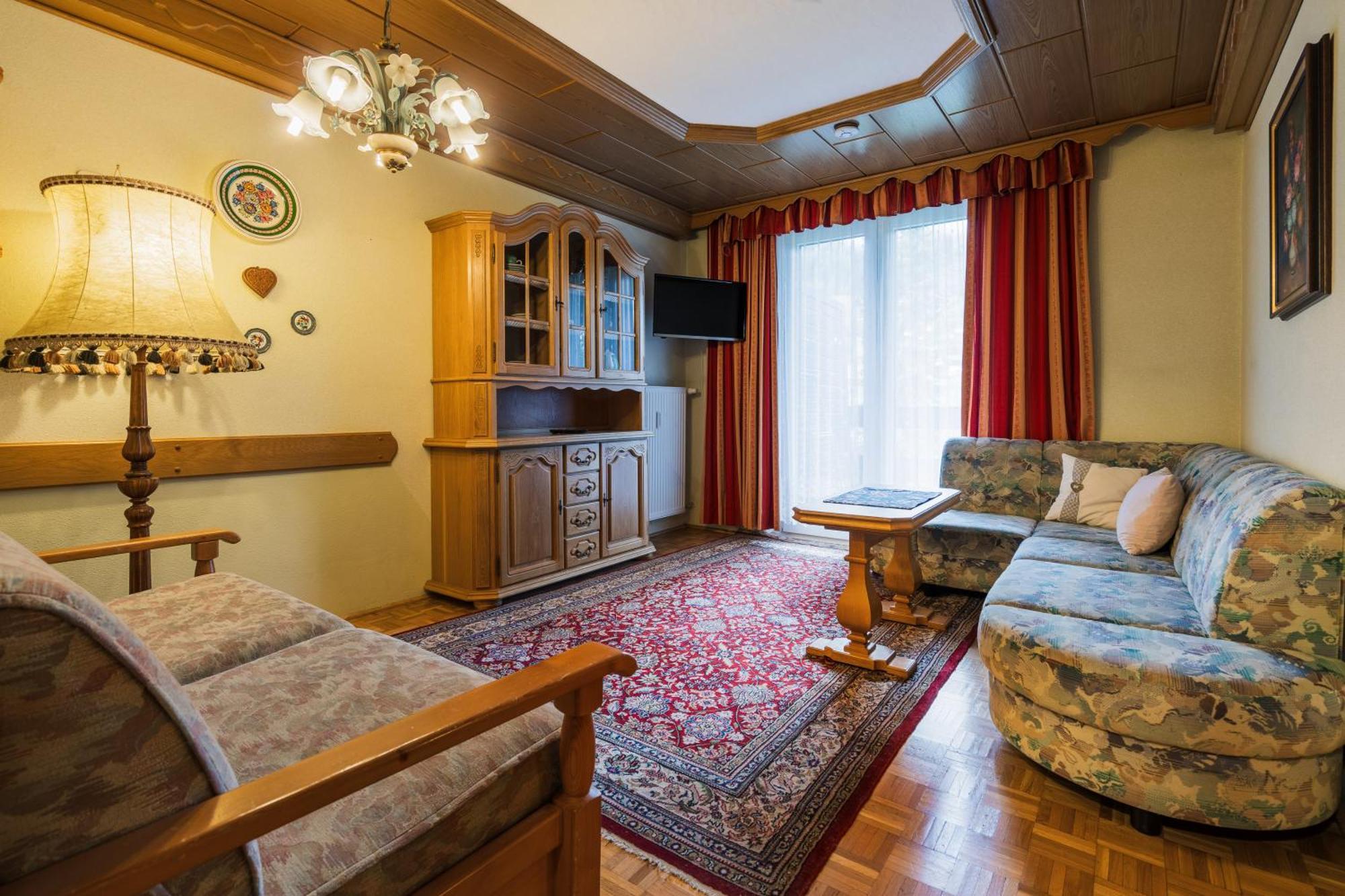 Appartementanlage Thermenblick Ski In & Ski Out 巴德小基希海姆 外观 照片