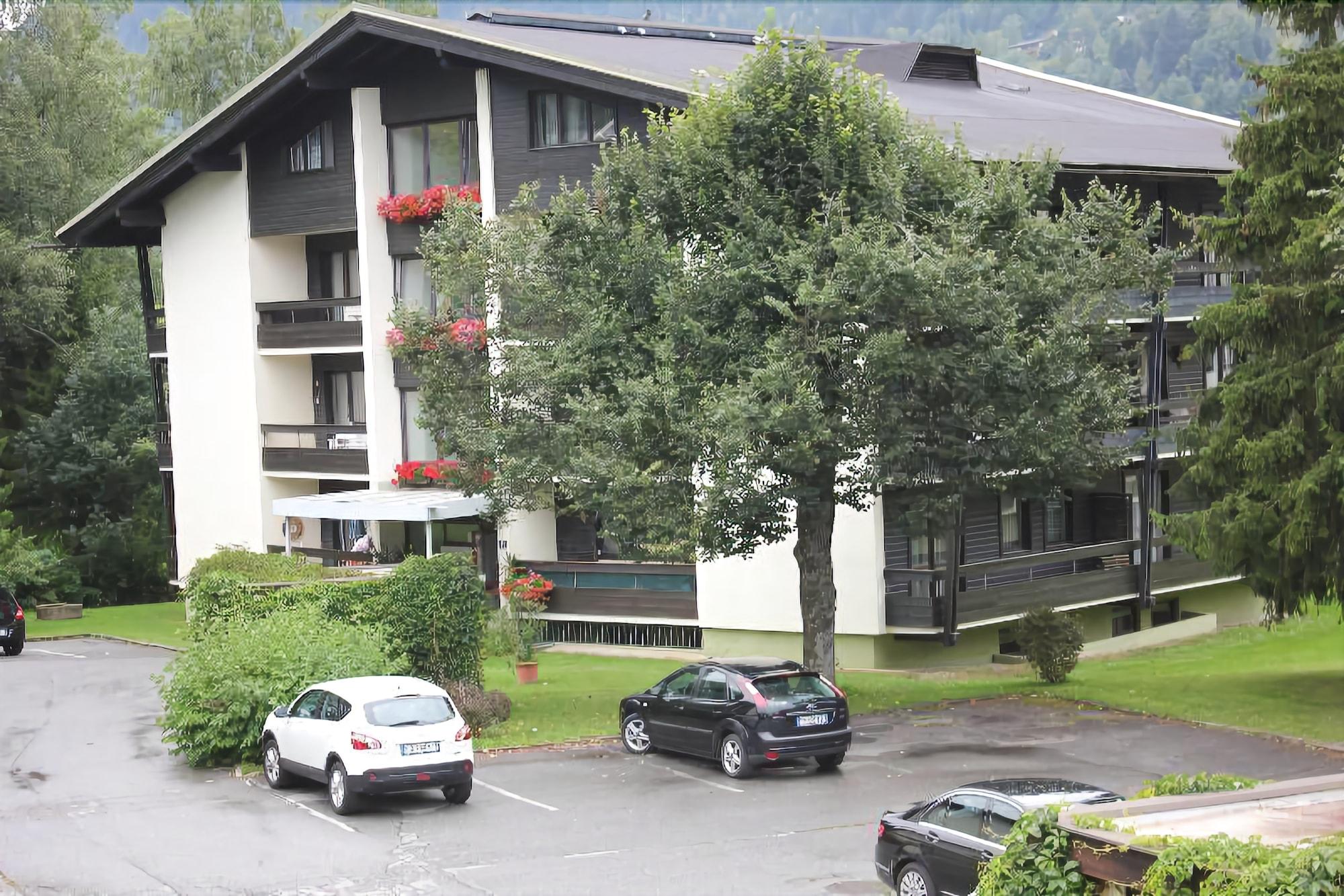 Appartementanlage Thermenblick Ski In & Ski Out 巴德小基希海姆 外观 照片